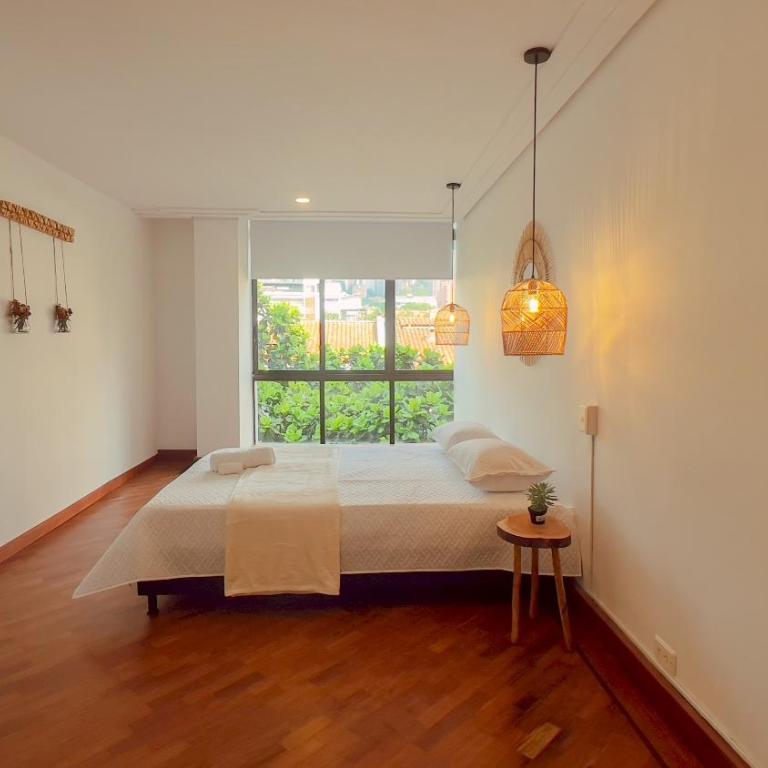 Elegante habitación baño compartido en Poblado-B11 - Apartamento de 1 dormitorio - 4