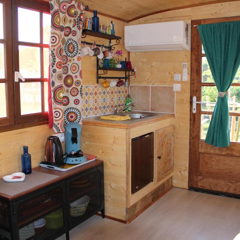 Roulotte Lou Gregau - Habitación Doble con vistas al jardín - 5