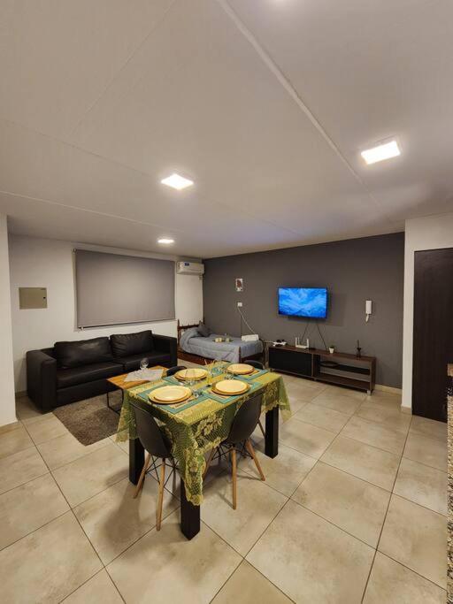 Depto nuevo excelente ubicación con cochera - Apartamento de 2 dormitorios - 23