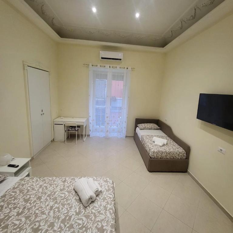 Re Umberto 311 - Appartamento con 2 Camere da Letto - 10
