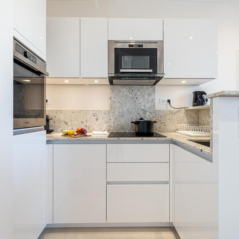 Apartment Matisse 100m Near The Sea - Happy Rentals - One-Bedroom Apartment - 3