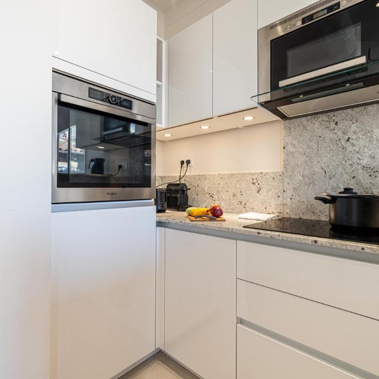 Apartment Matisse 100m Near The Sea - Happy Rentals - One-Bedroom Apartment - 19