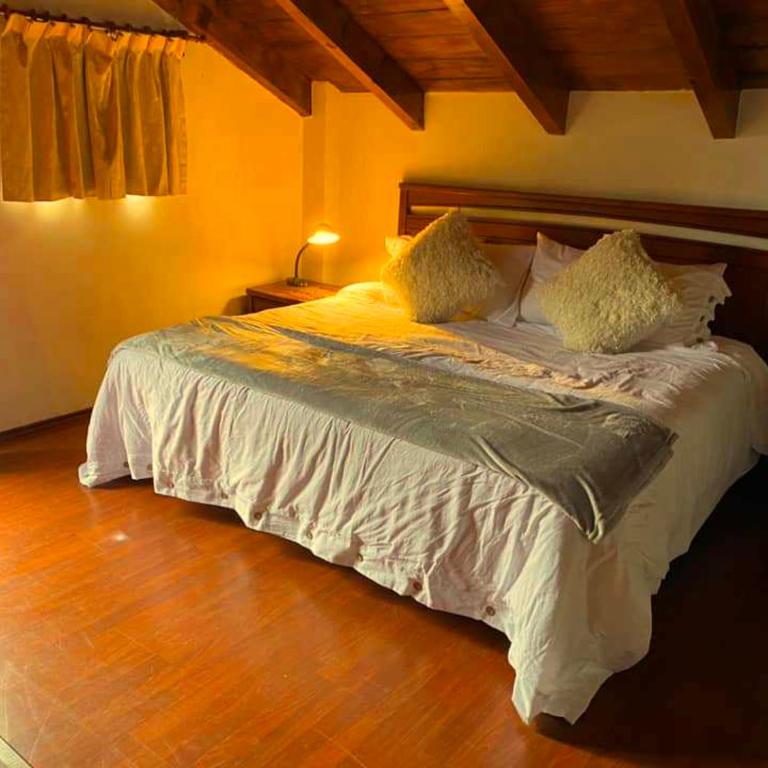Alojamiento tipo Cabaña, rodeado de Bosque - King Room with Mountain View - 4