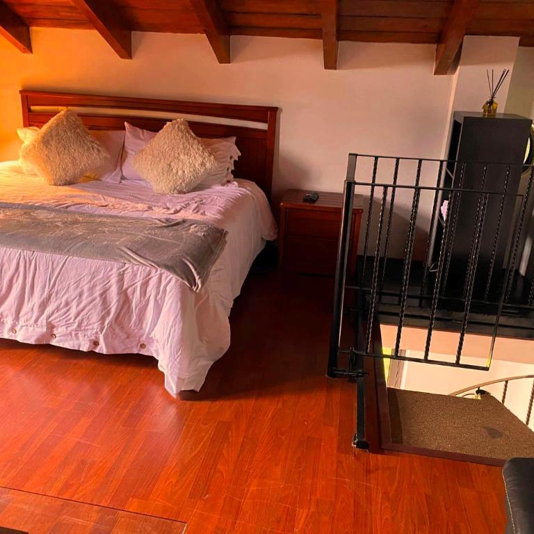 Alojamiento tipo Cabaña, rodeado de Bosque - King Room with Mountain View - 16