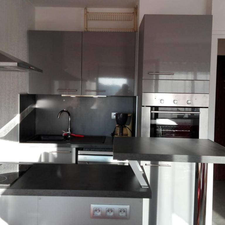 Studio Cabine Climatisé avec Piscine, Parking et Proche du Port - Cap d'Agde - FR-1-801-7 - Studio - 1