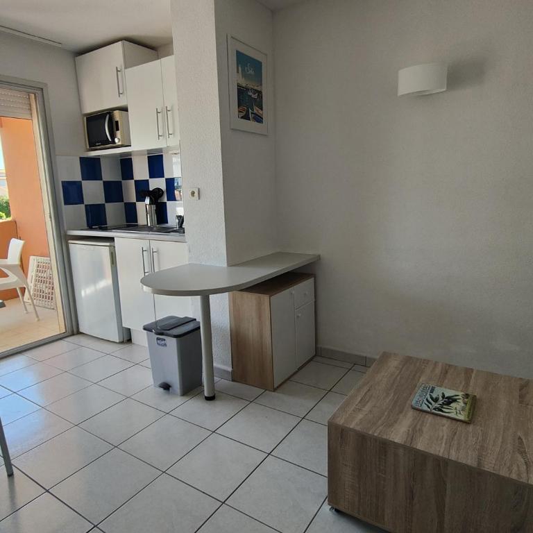 Appartement Bord de Mer - Climatisation, Balcon, Parking et Piscine - FR-1-801-3 - Appartamento - 8