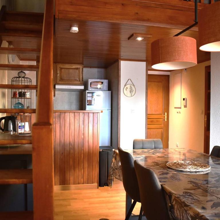 Duplex Chaleureux 3 Pièces avec Mezzanine pour Vacances - Appartement 2 Chambres - 4