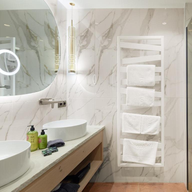 Hotel Neue Post - 4 Sterne Superior - Junior Suite (3 Erwachsene) - 2