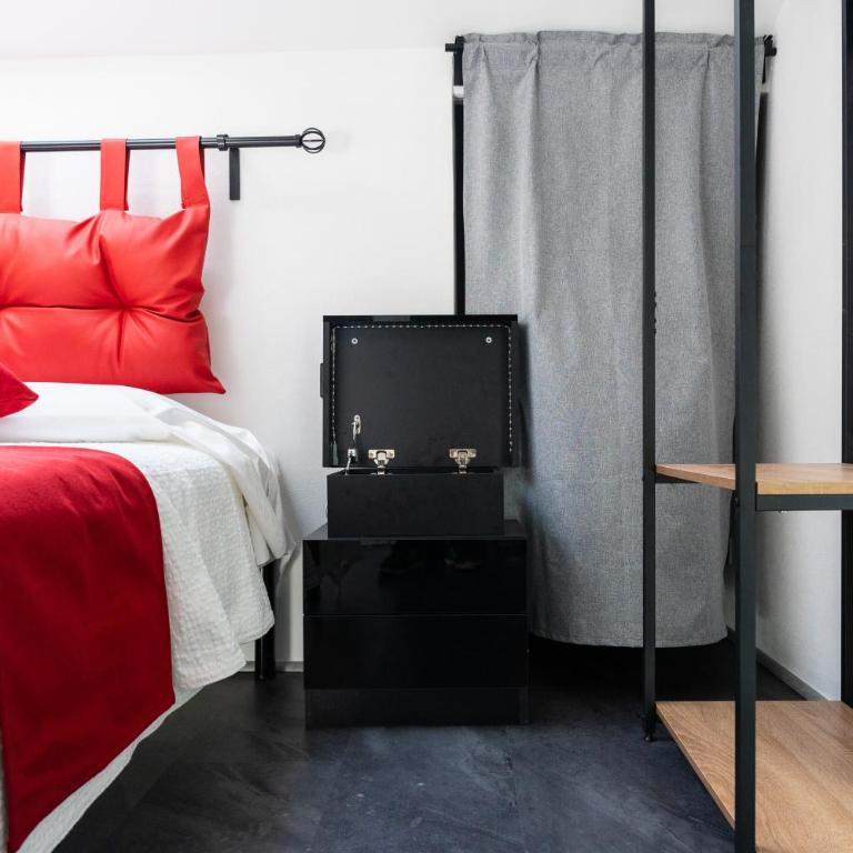 VOLCANO'S SUITE - ETNA - Private Room with Jacuzzi in Catania Center - Apartment - 10