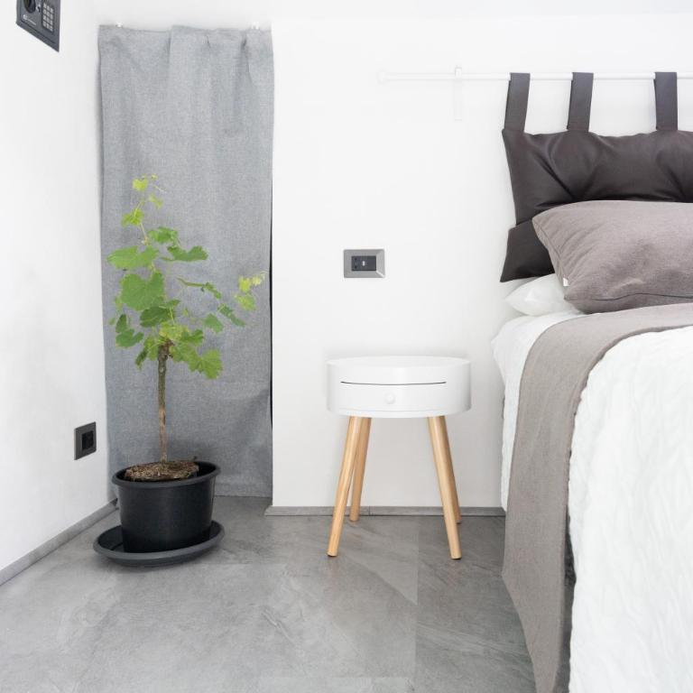 VOLCANO'S SUITE - UVA - The First Sustainable Eco - Chic Suite in Sicily - Room - One-Bedroom Apartment - 3