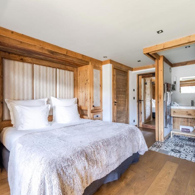 Hôtel Les Peupliers - Chambre Confort avec Balcon - Vue sur Village - 1