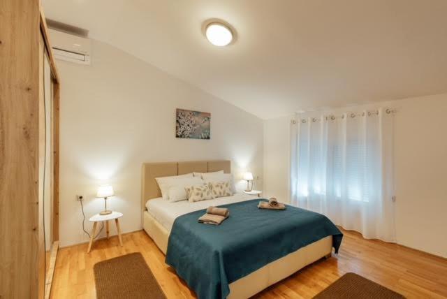 Vasiljevic Grand Apartment - Three-Bedroom Apartment - 30