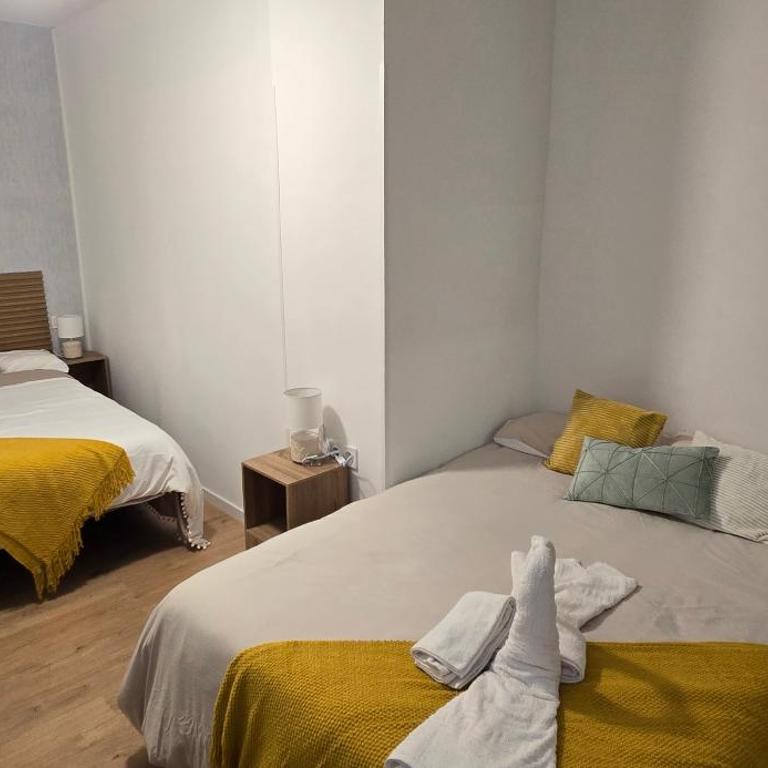Habitaciones Universal - Quadruple Room with Shared Bathroom - 3