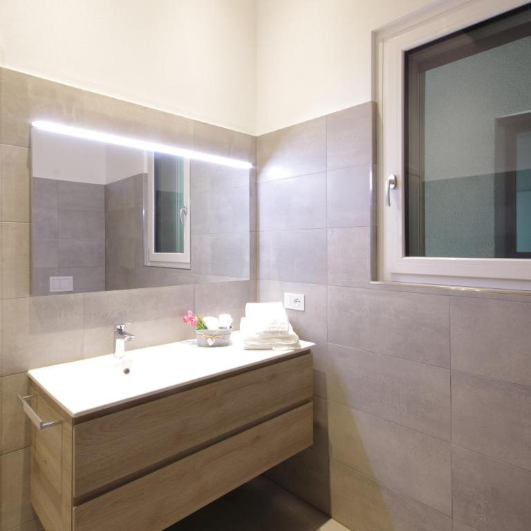 La Terrazza sul Lago - Appartamento con 2 Camere da Letto e Vista Lago - 13