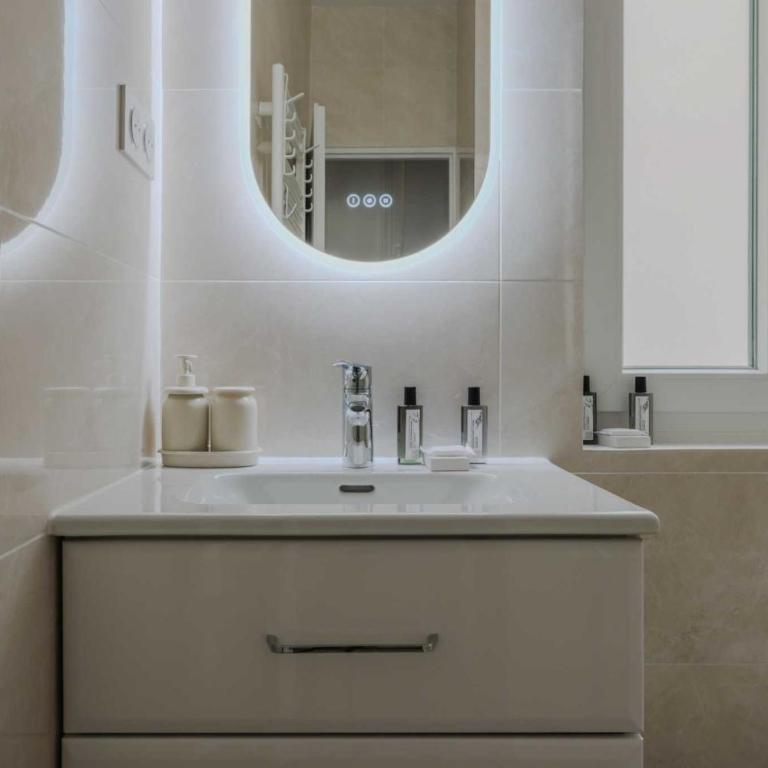 Charming Apt - 1BD-4P - Tour Eiffel - Invalides - Appartement 1 Chambre - 10