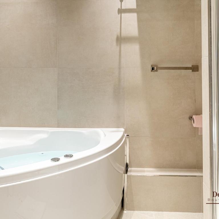 Montparnasse AC appartment in a prime location 22 -36M2 - Appartement 1 Chambre avec Baignoire Spa - 38