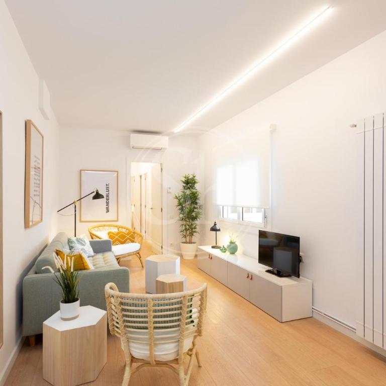 Apartamento Familiar junto a Hospital Clinic - Three-Bedroom Apartment - 4
