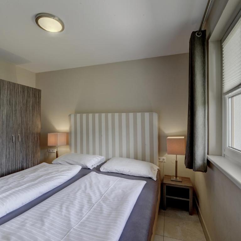 Residenz an der Burg by Kaprun Rentals - Deluxe Apartment mit 1 Schlafzimmer und Gartenblick - 2