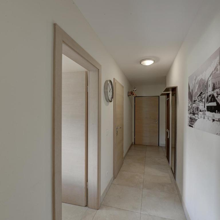 Residenz an der Burg by Kaprun Rentals - Deluxe Apartment mit 1 Schlafzimmer und Gartenblick - 9