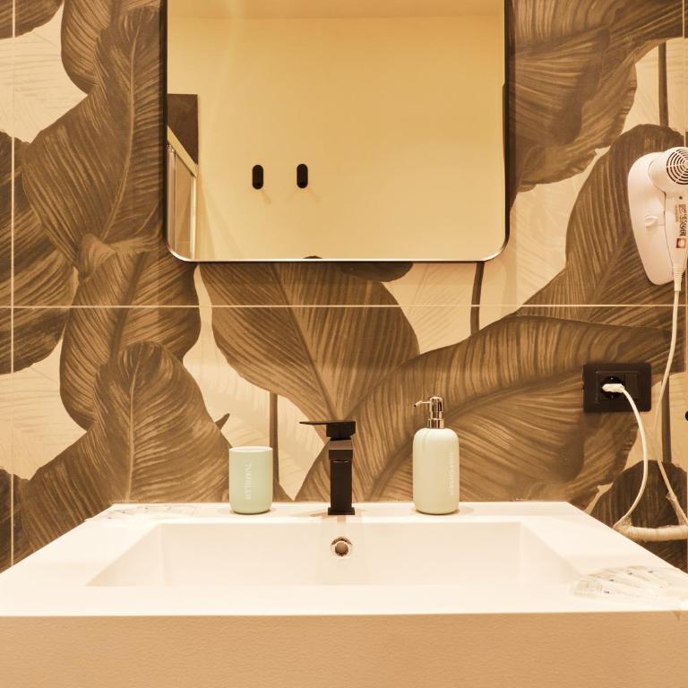HUB Rooms - Doppelzimmer mit eigenem Bad - 4