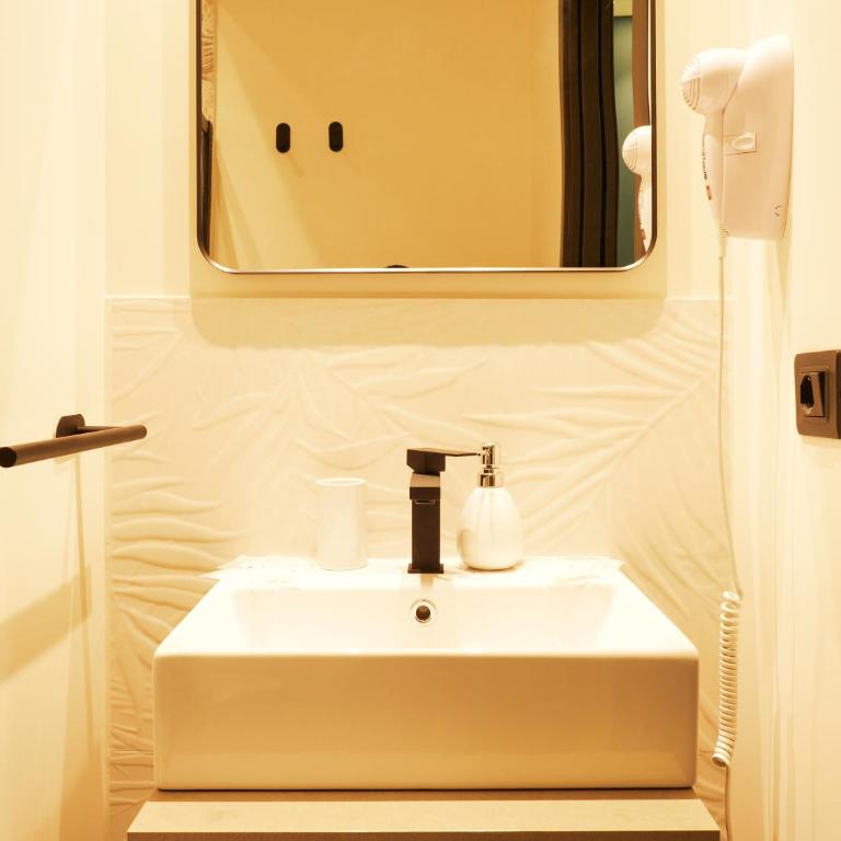 HUB Rooms - Doppelzimmer mit eigenem Bad - 6