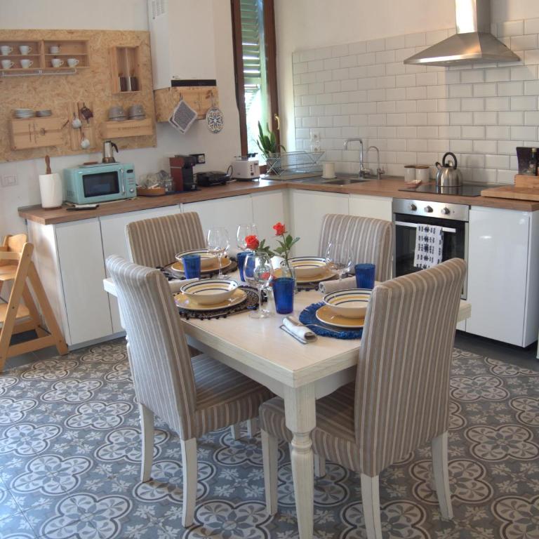 Appartamento via Grandi - Free Gated Parking - 5 minutes from Center - Appartamento con 2 Camere da Letto - 3