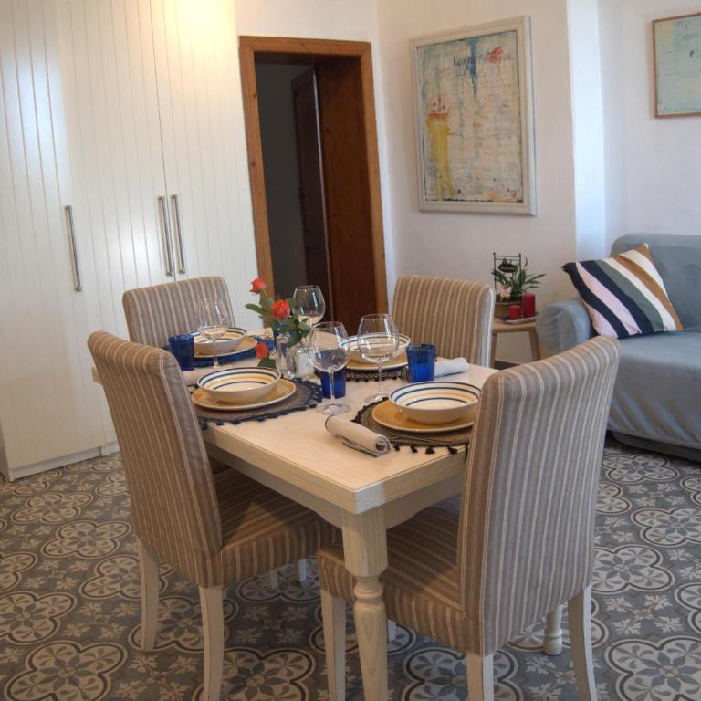 Appartamento via Grandi - Free Gated Parking - 5 minutes from Center - Appartamento con 2 Camere da Letto - 4