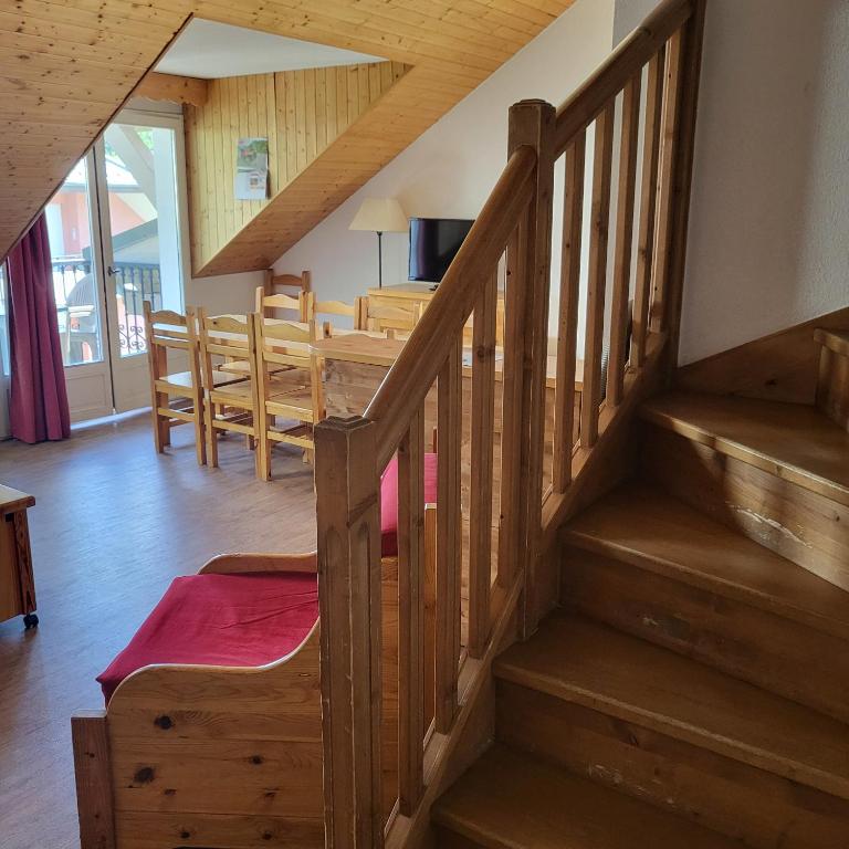 Next to the ski lift! *3bed Apt* sleeps 8* Parking* Pool - Appartement 3 Chambres - 16