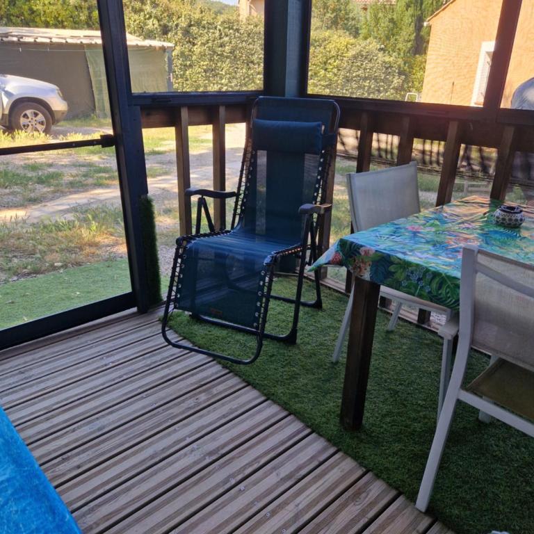 Chalet de 25 m2 avec jardin, piscine et spa uniquement accessible en juin sept - Chalet 1 Chambre - 6