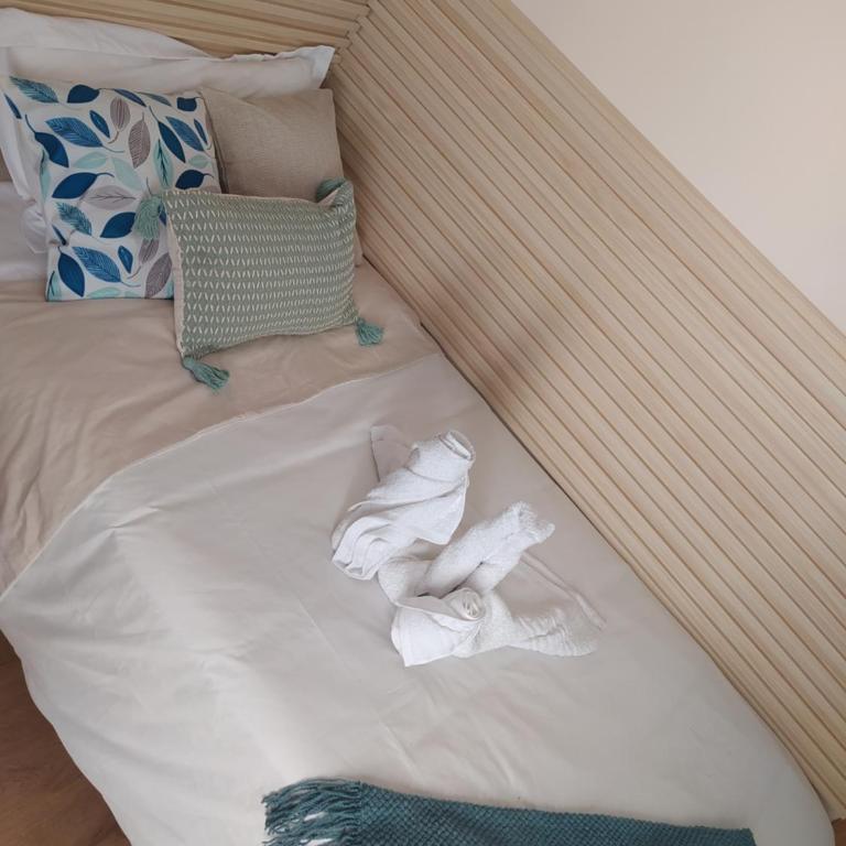 Habitaciones Universal - Single Room with Shared Bathroom - 1