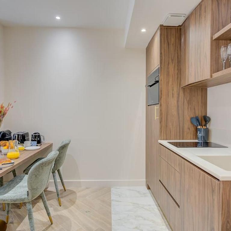 Peaceful Getaway near Marais - with AC - One-Bedroom Apartment - 3