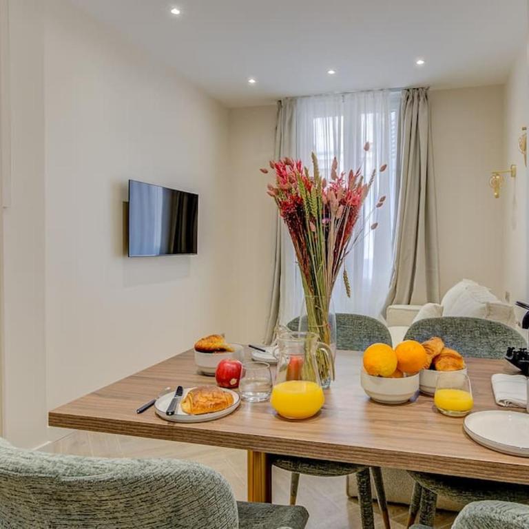Peaceful Getaway near Marais - with AC - One-Bedroom Apartment - 14