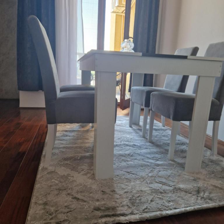 Apartman In Lux - One-Bedroom Apartment with Terrace - 4