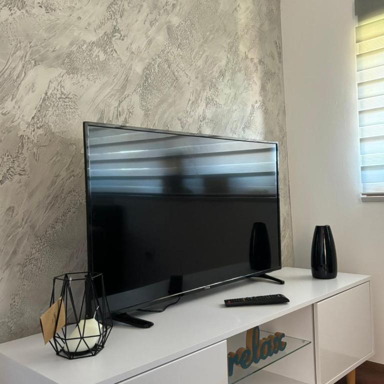 Apartman In Lux - One-Bedroom Apartment with Terrace - 5