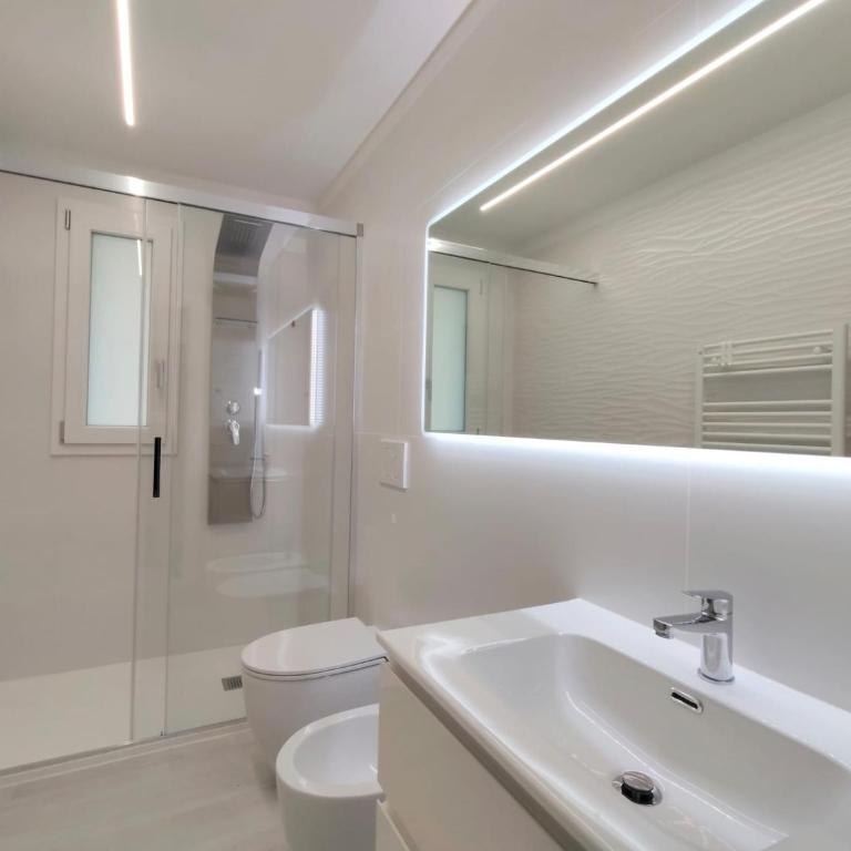 CRYSTAL Apartments DELUXE - Appartamento con 2 Camere da Letto e Terrazza - 2
