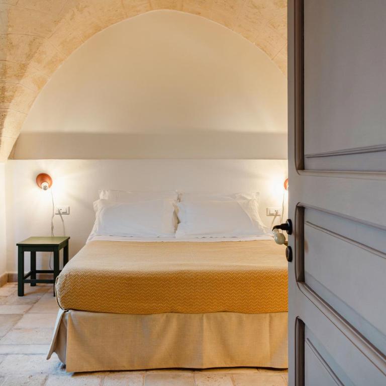 Masseria Gorgognolo - Double Room with Pool View - 9