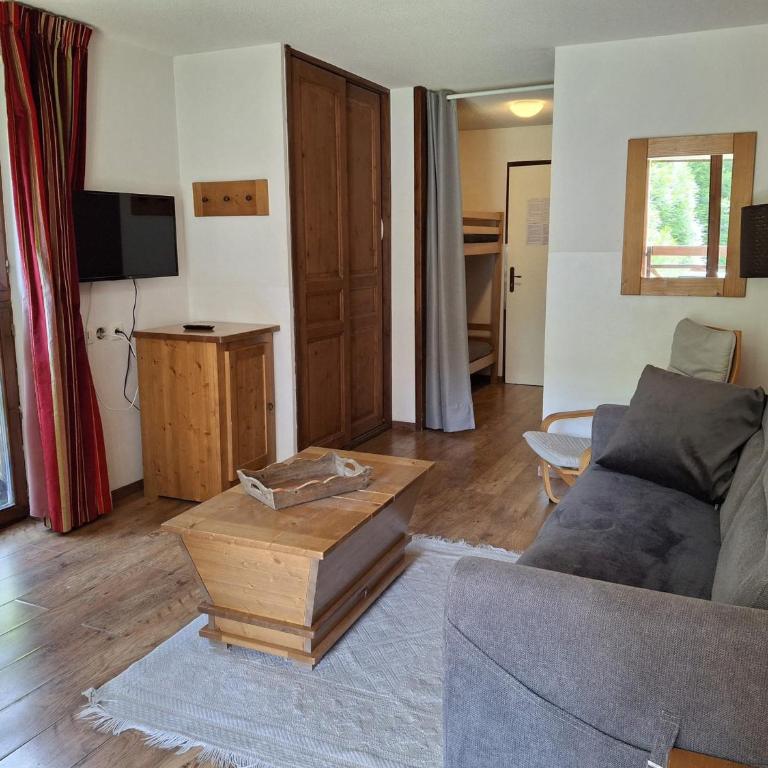 Studio cosy avec balcon et parking à Brides-les-Bains - Studio - 11