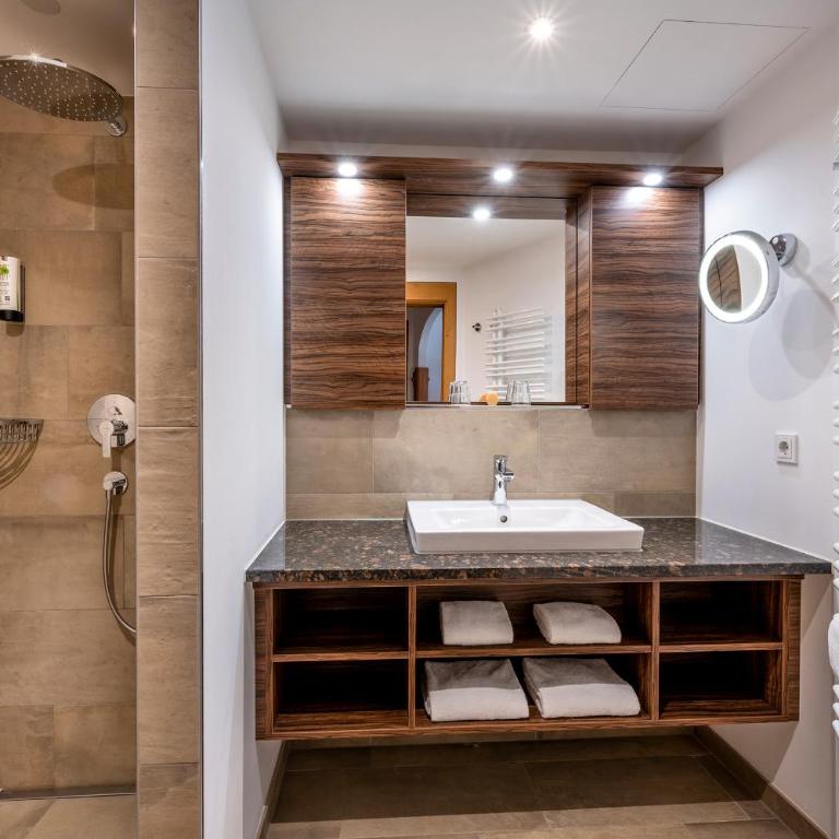 Hotel am Haslinger Hof - Doppelzimmer mit Balkon - 5