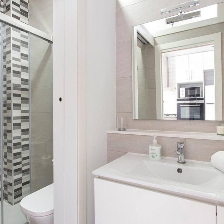 Cozy And Quiet In Trendy Sants - Apartment - 9