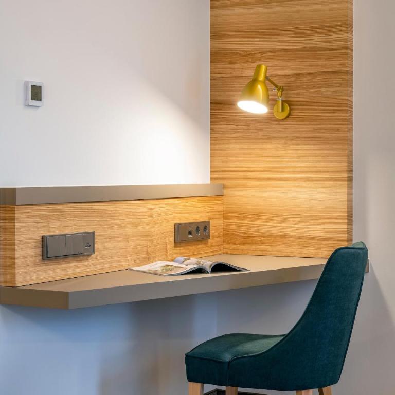 Hotel FrechDachs - Deluxe Doppelzimmer - 7