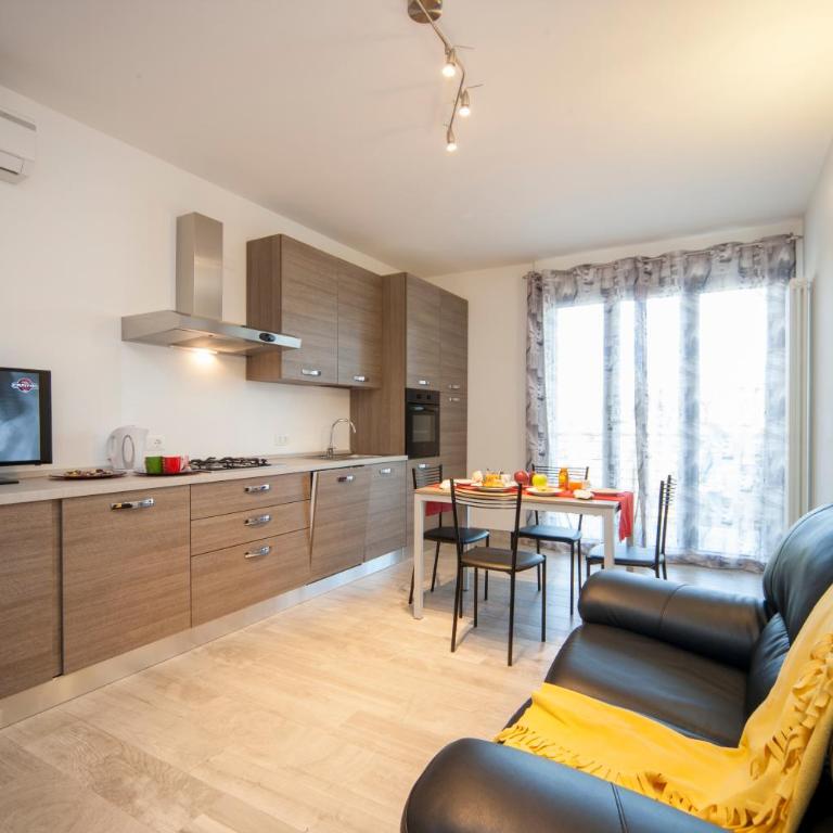 Appartamenti Residence Giardini CENTRALISSIMO AL MARE - Two-Bedroom Apartment with Balcony and Sea View - 17