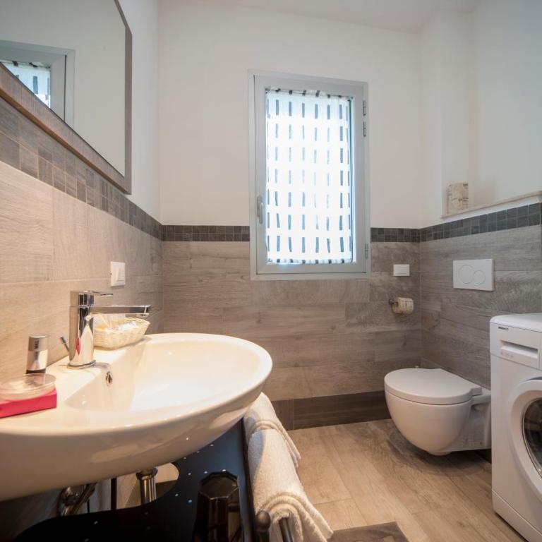 Appartamenti Residence Giardini CENTRALISSIMO AL MARE - Two-Bedroom Apartment with Balcony and Sea View - 19