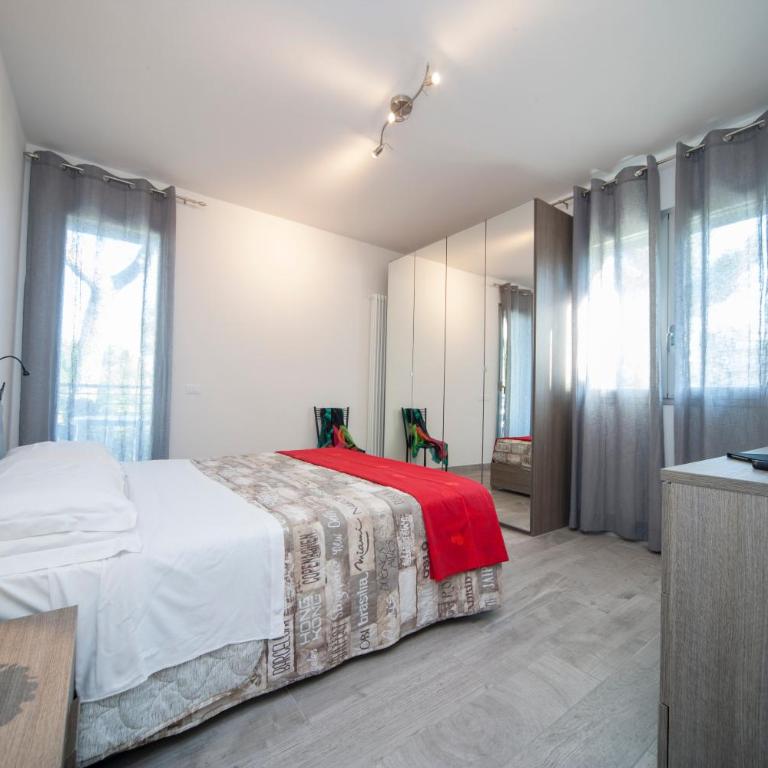 Appartamenti Residence Giardini CENTRALISSIMO AL MARE - Two-Bedroom Apartment with Balcony and Sea View - 2