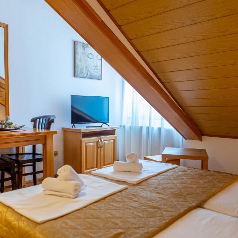 Villa Demadino - Dvokrevetna Soba sa Bračnim Krevetom - 4