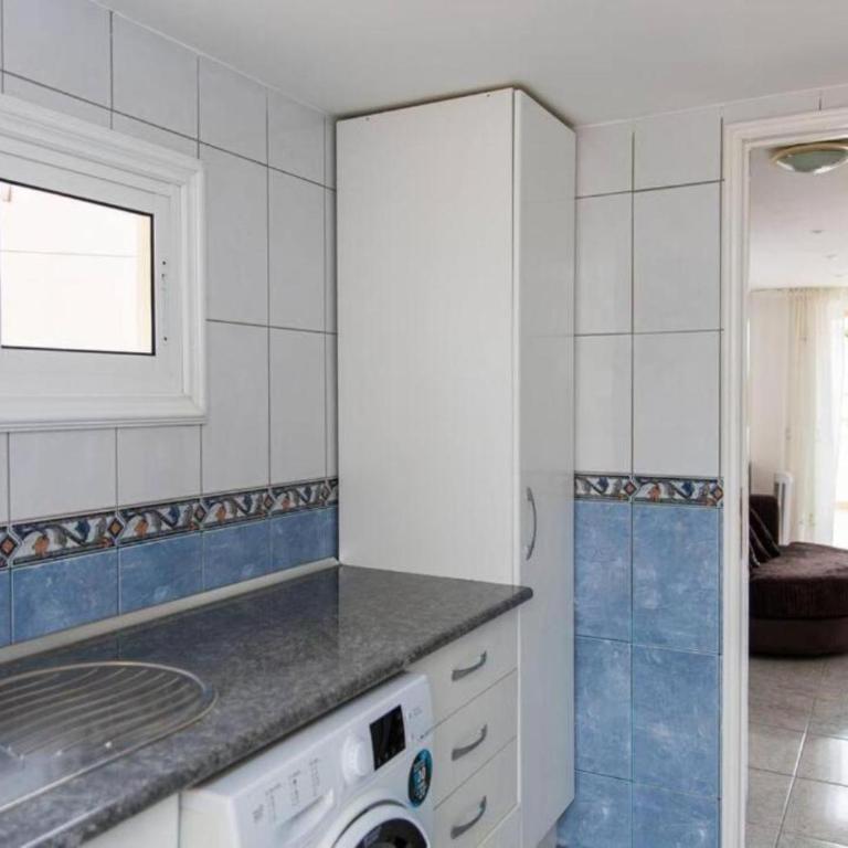 Sunny Ocean View Terrace 3BR Retreat by the Ocean Costa Adeje - Apartamento de 3 dormitorios - 13