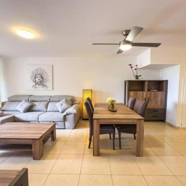 Sunny Ocean View Terrace 3BR Retreat by the Ocean Costa Adeje - Apartamento de 3 dormitorios - 16