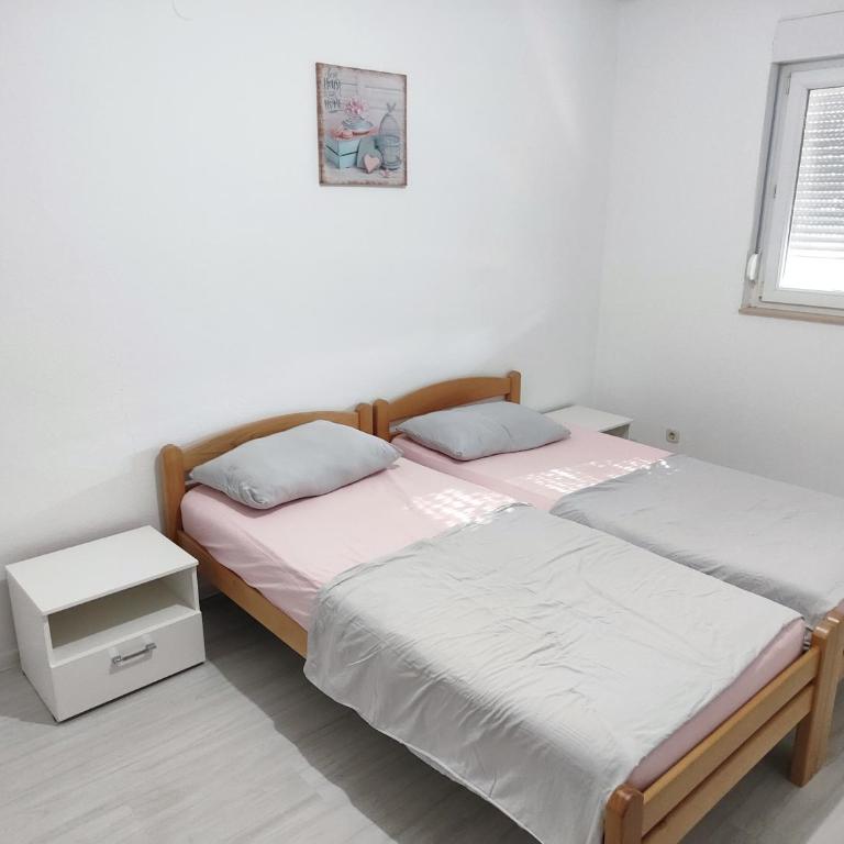 NicePlace - Two-Bedroom Apartment - 14