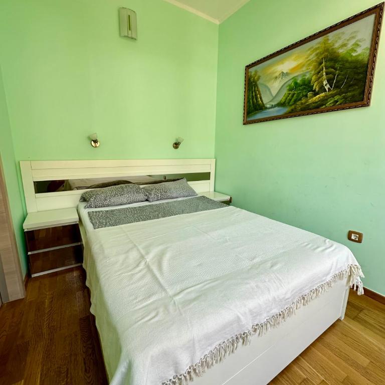 Petrovac Center Apartment - Apartment with Mountain View - 3
