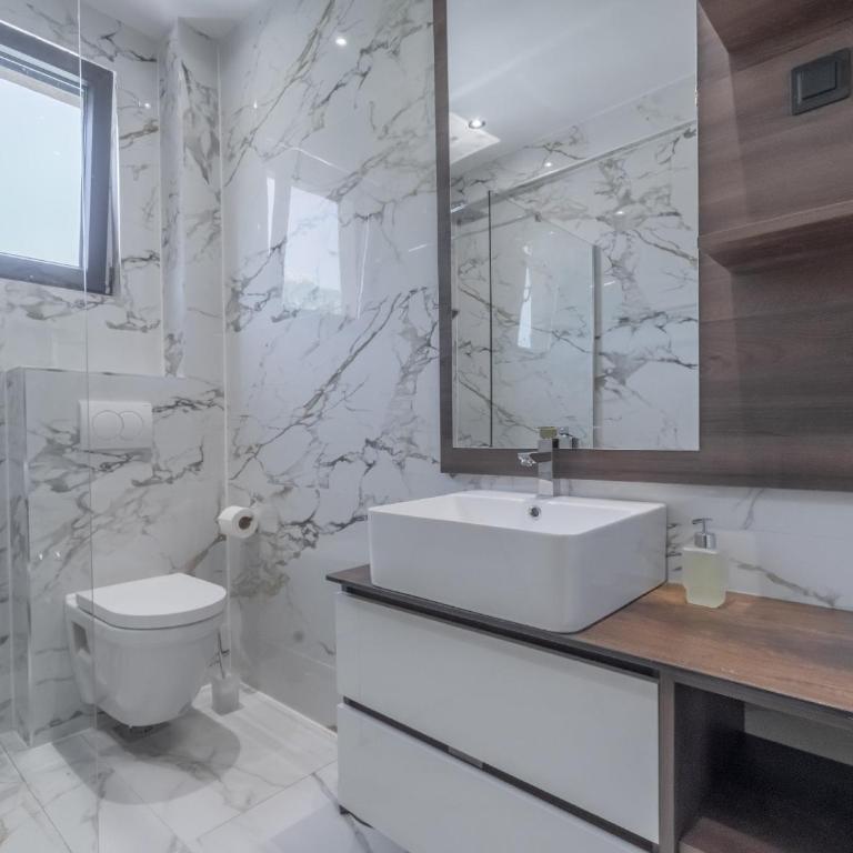 Hotel Diman - Deluxe Apartment with Seaview - 15