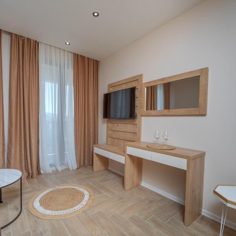 Hotel Diman - Deluxe Apartment with Seaview - 23